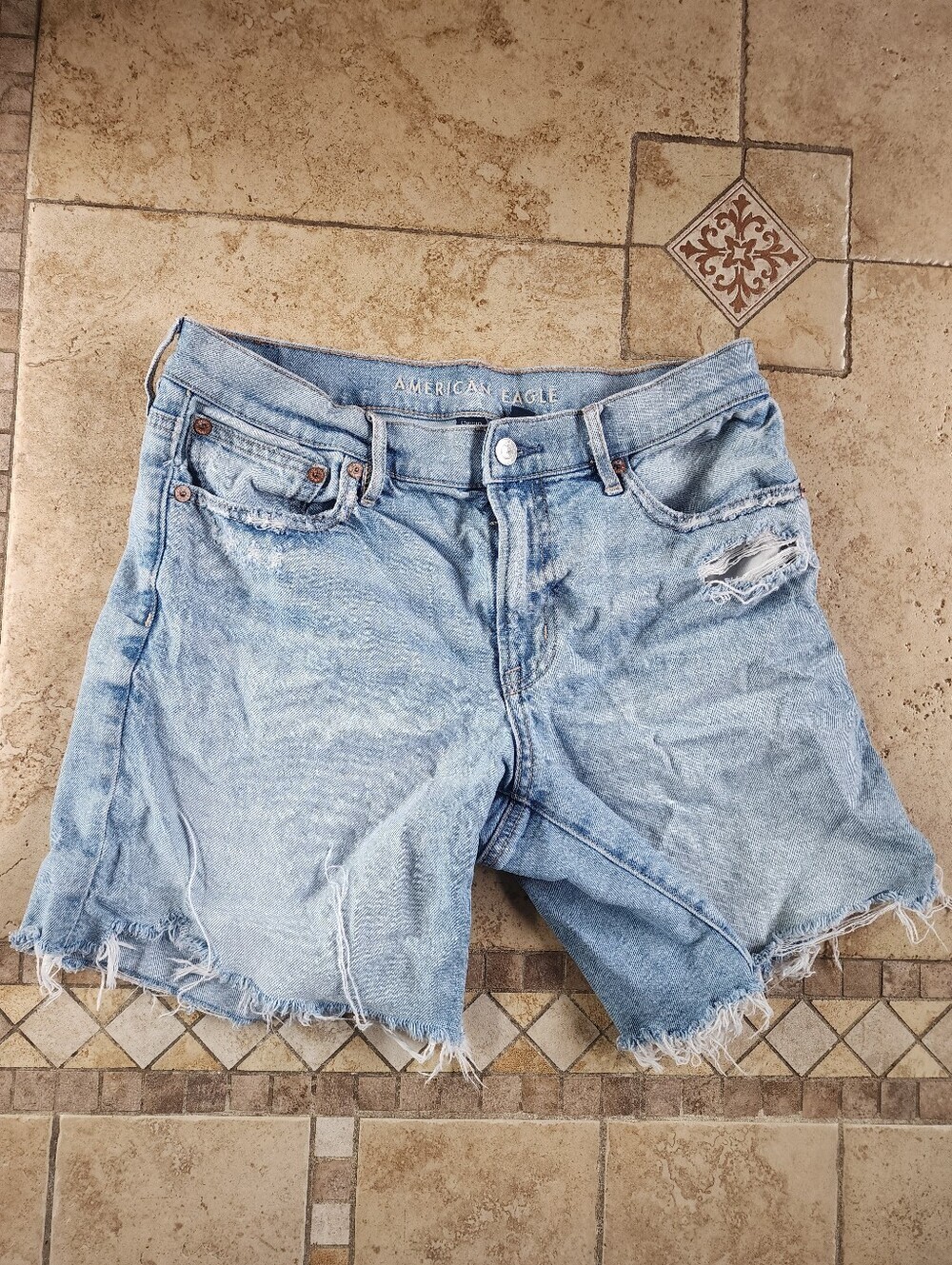 American Eagle Outfitters Light Wash Distressed Denim Cutoff Shorts Bermuda